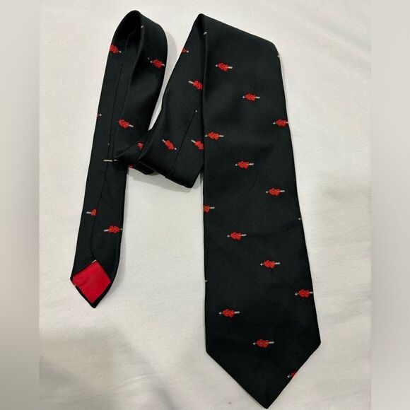 ‼️final must bundle‼️ Wembley Arrowed Hearts Black Tie - Picture 1 of 7